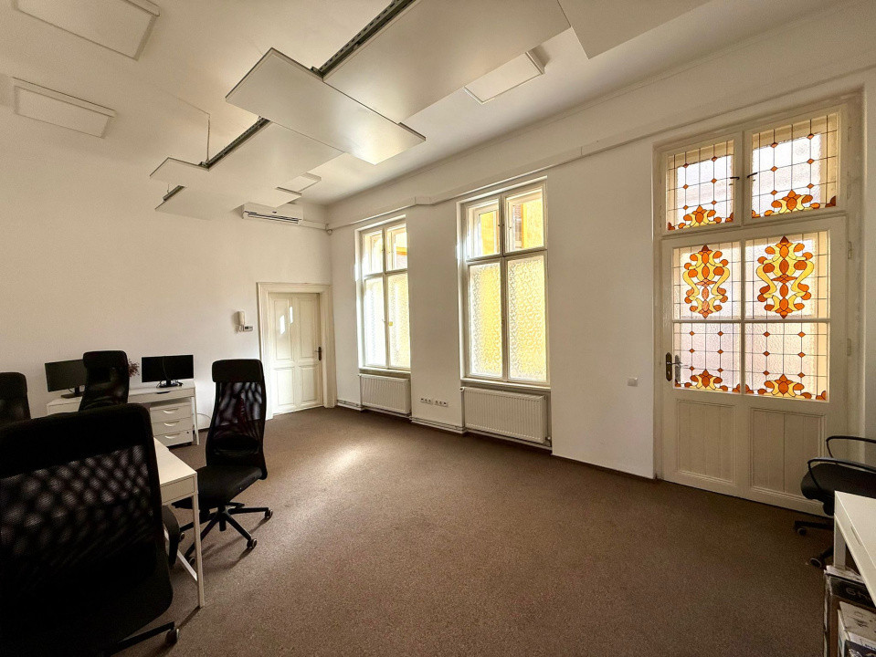 Închiriere birou ultracentral 230 mp. - 2300 EUR+TVA