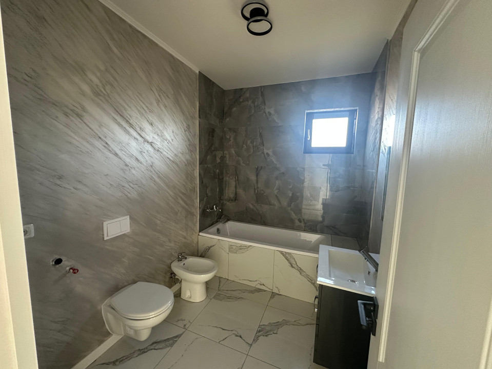 Casă 3 camere de vânzare