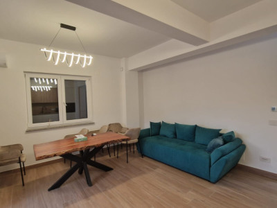 Apartament 3 camere, open space, 100mp, Central