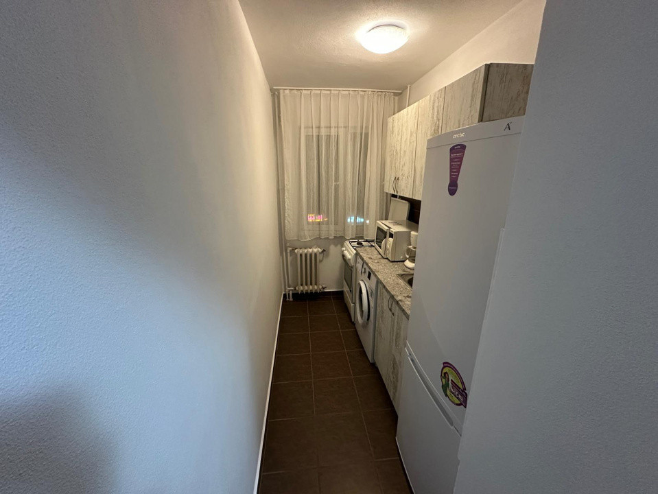 Apartament doua camere, 43mp, cartier Craiovita Noua, zona Niela