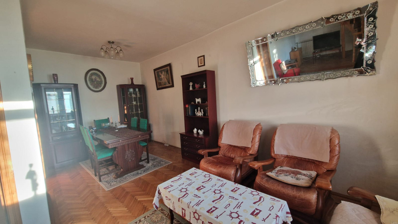 Casa cu 5 camere, 200mp, Centru