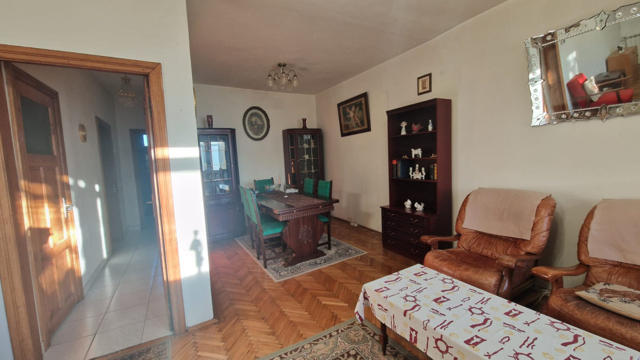 Casa cu 5 camere, 200mp, Centru
