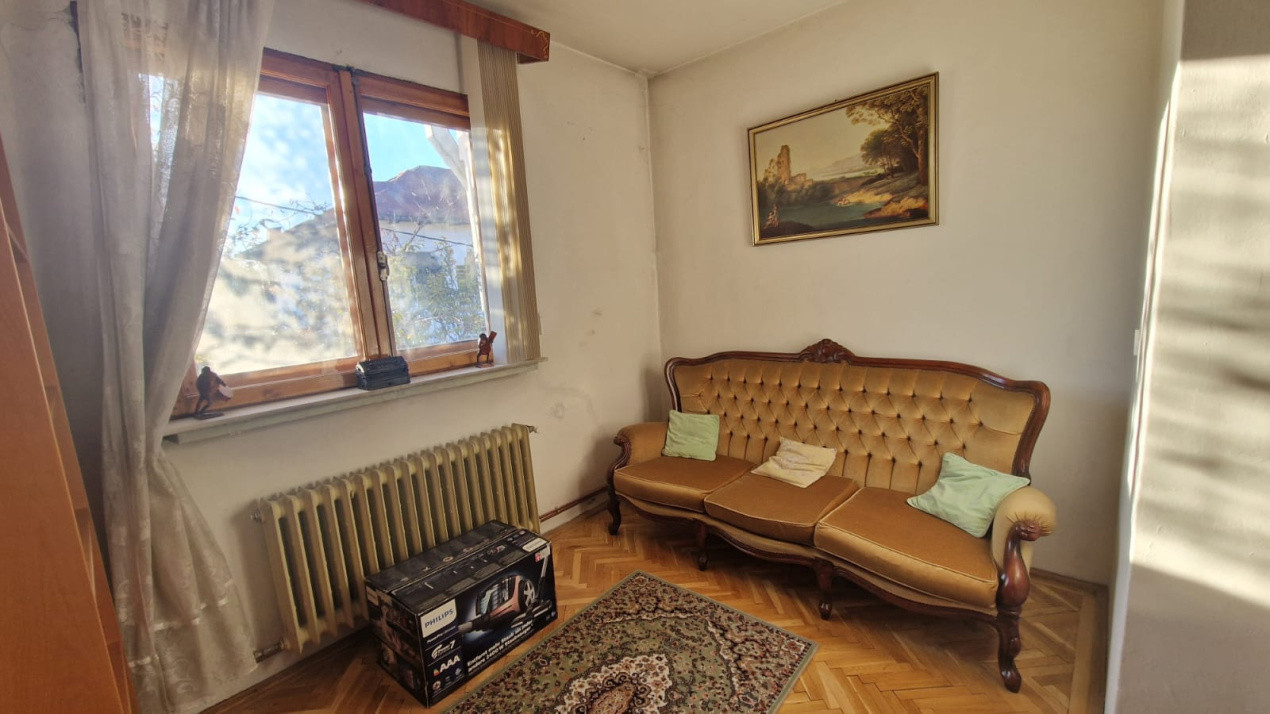 Casa cu 5 camere, 200mp, Centru