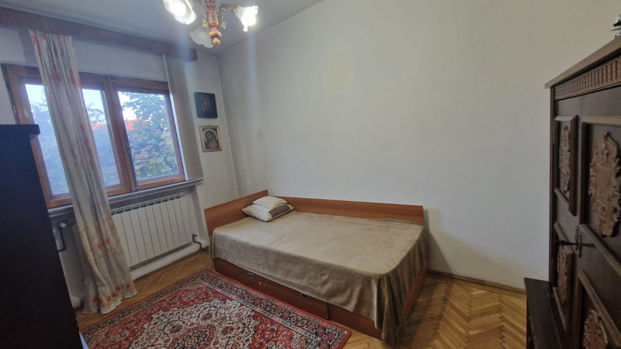 Casa cu 5 camere, 200mp, Centru
