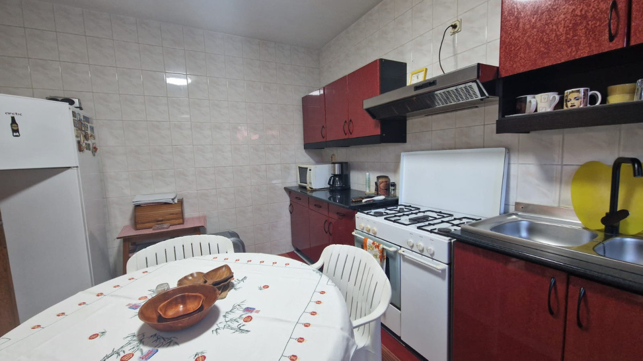 Casa cu 5 camere, 200mp, Centru