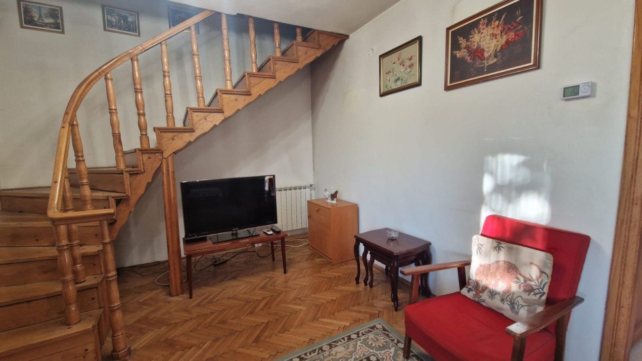 Casa cu 5 camere, 200mp, Centru