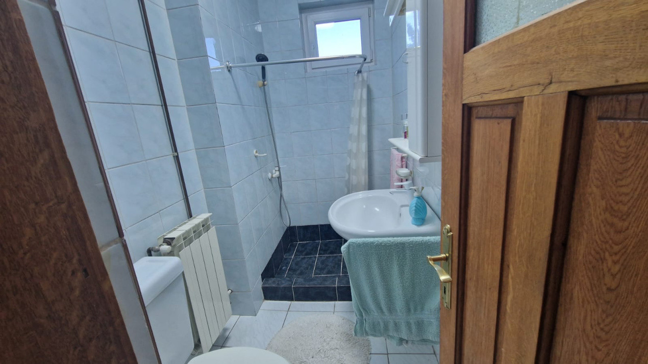 Casa cu 5 camere, 200mp, Centru