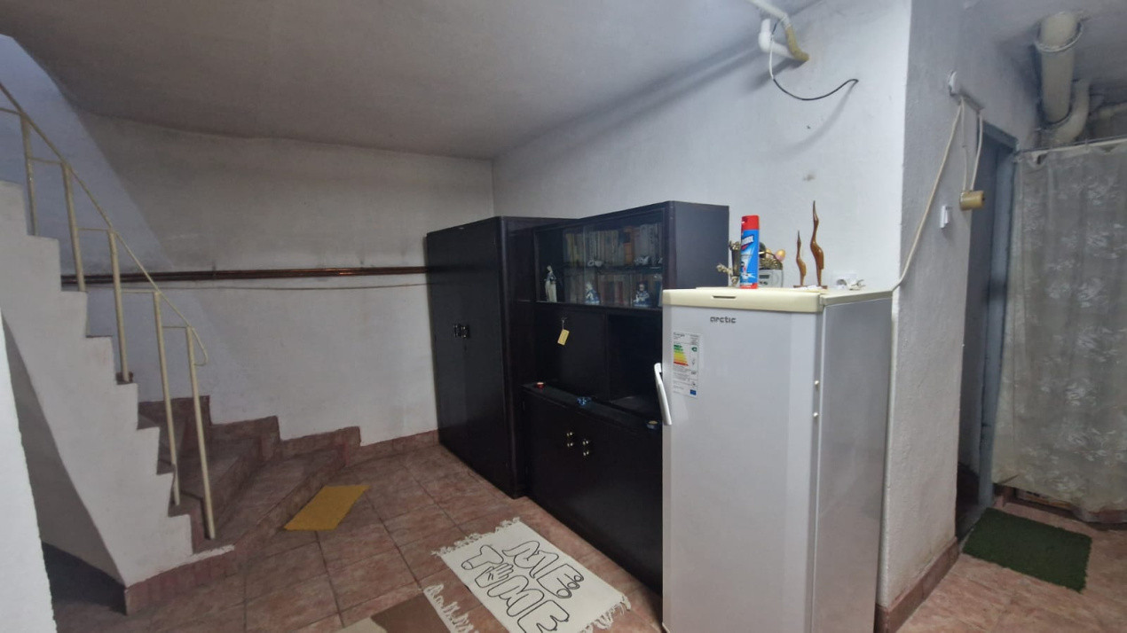 Casa cu 5 camere, 200mp, Centru