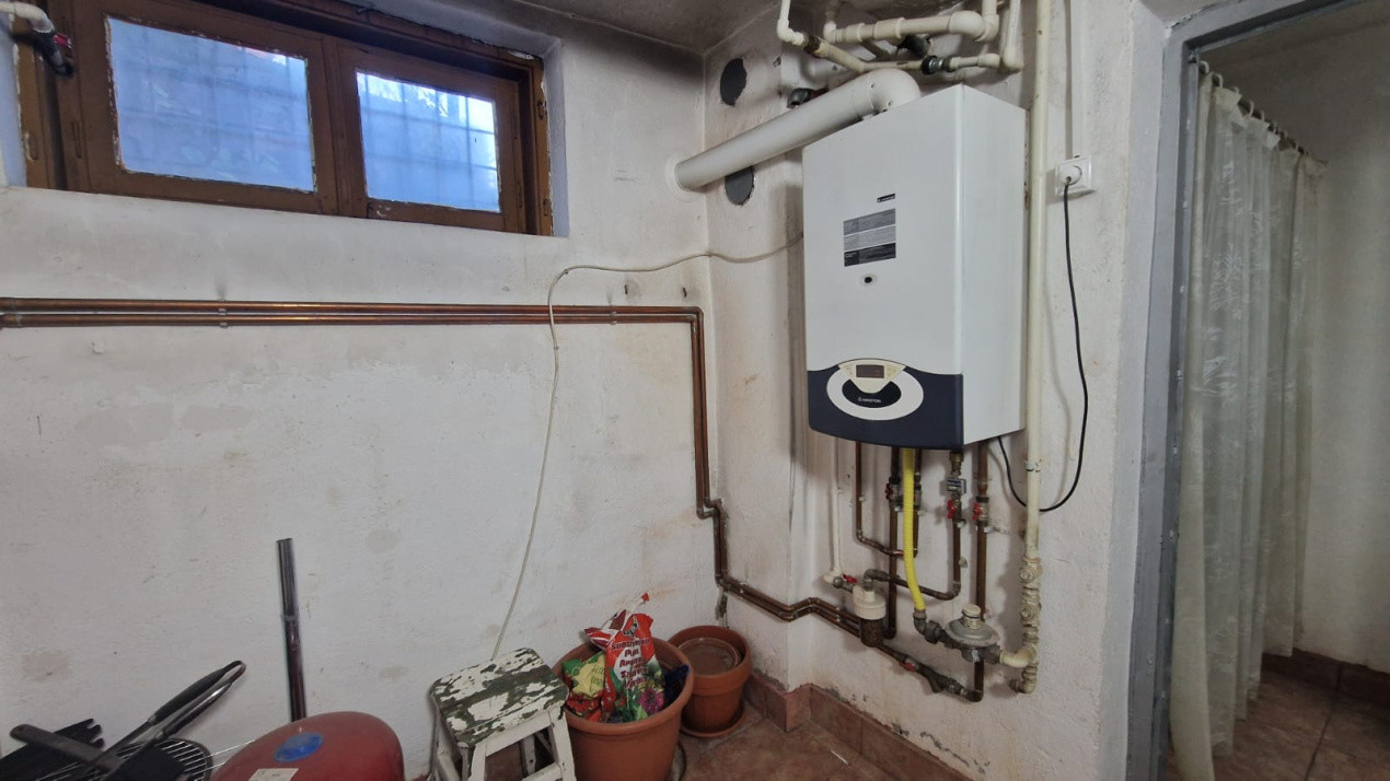 Casa cu 5 camere, 200mp, Centru