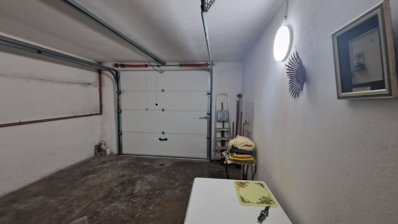 Casa cu 5 camere, 200mp, Centru