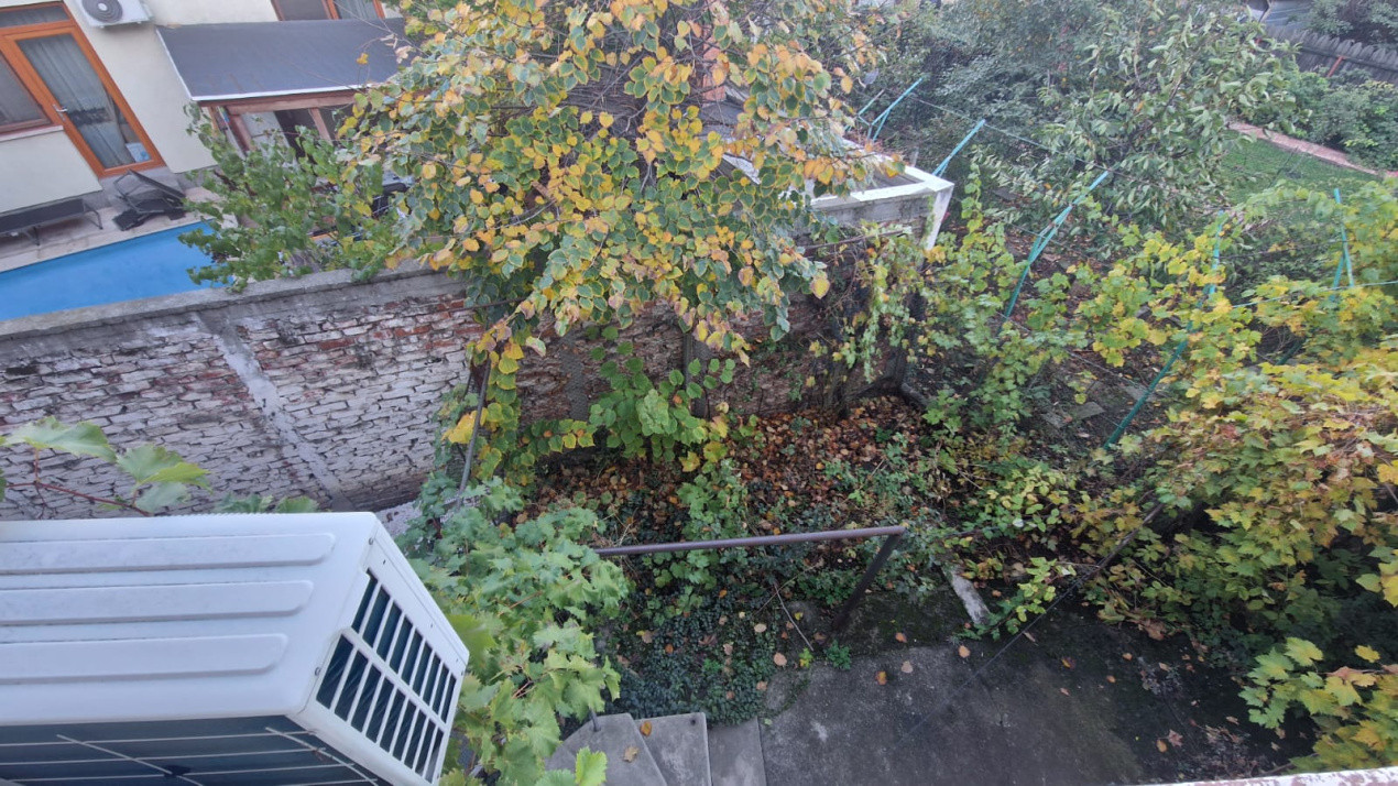 Casa cu 5 camere, 200mp, Centru