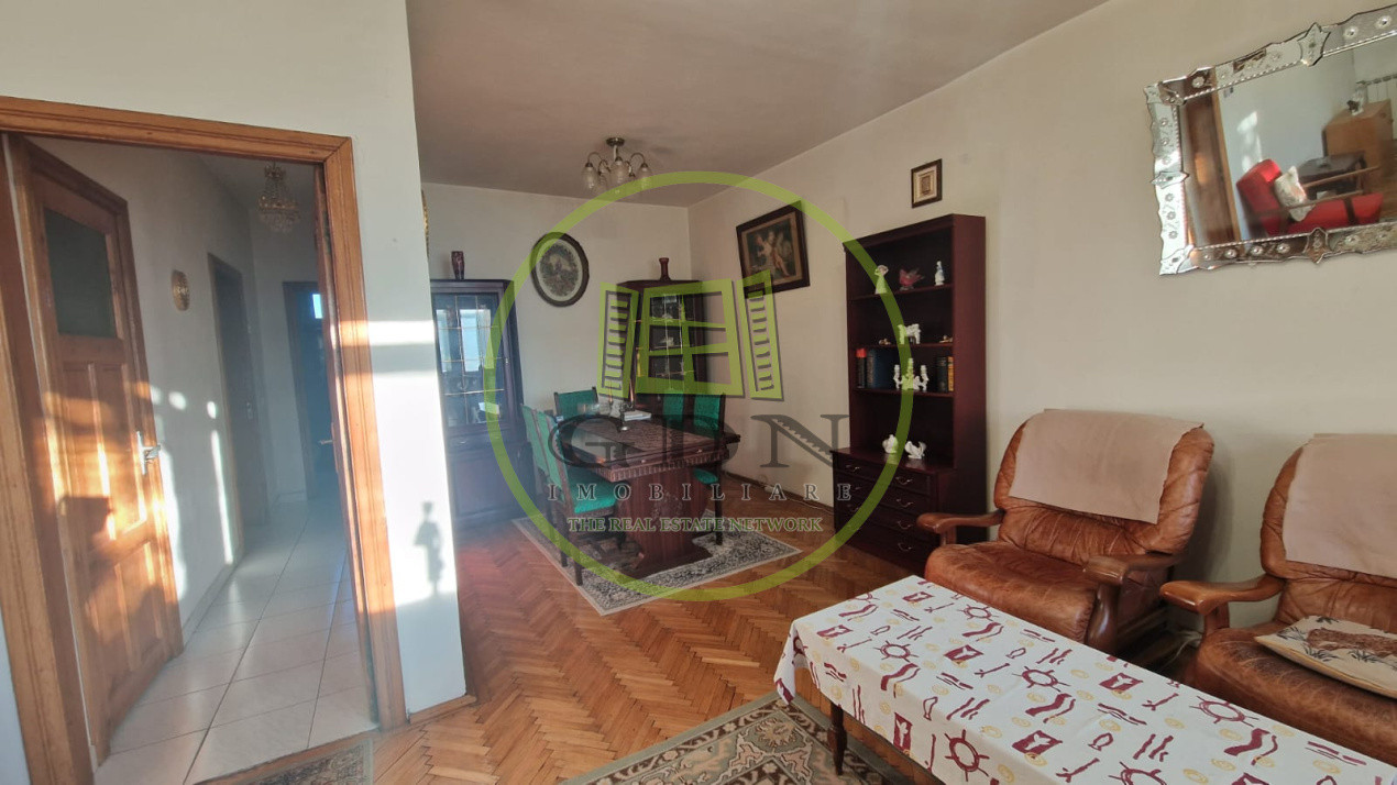 Casa cu 5 camere, 200mp, Centru