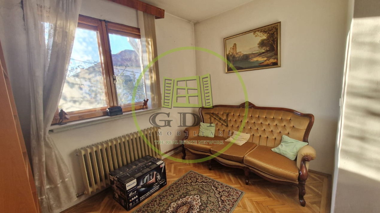 Casa cu 5 camere, 200mp, Centru