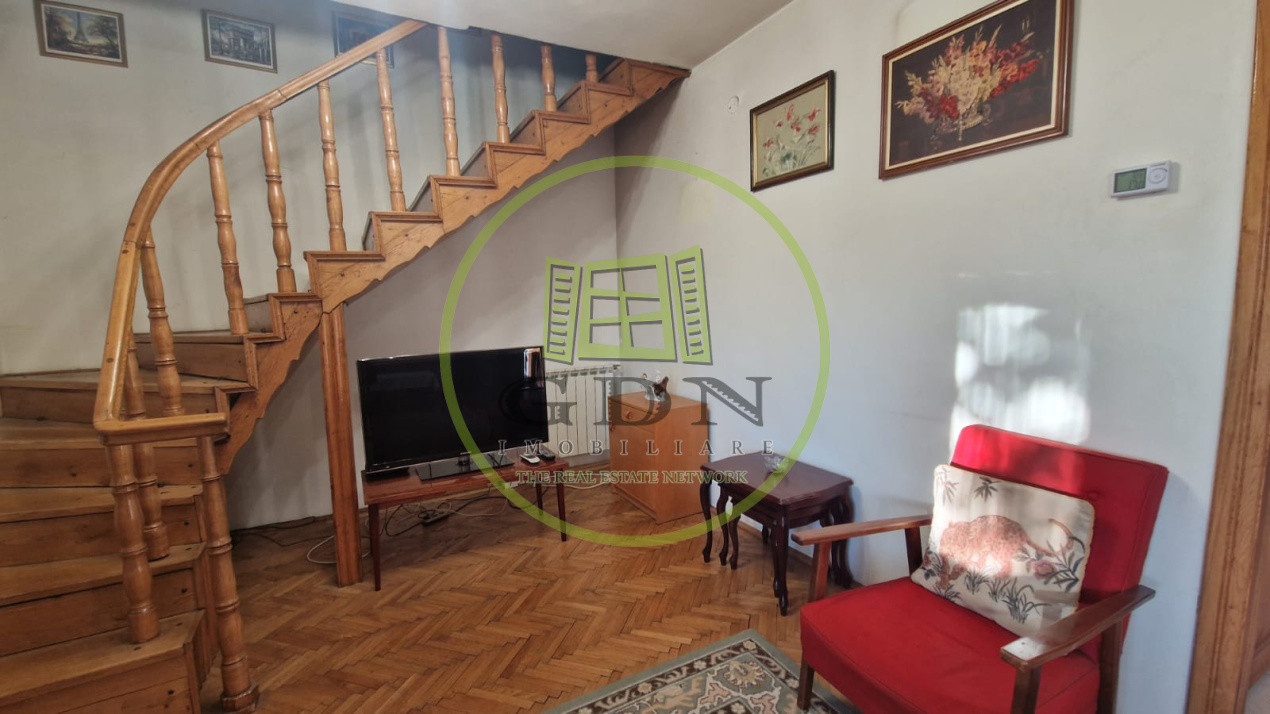 Casa cu 5 camere, 200mp, Centru