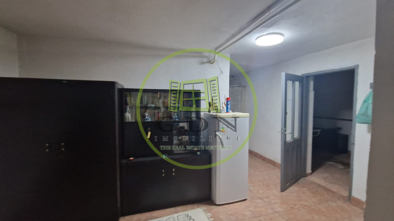 Casa cu 5 camere, 200mp, Centru