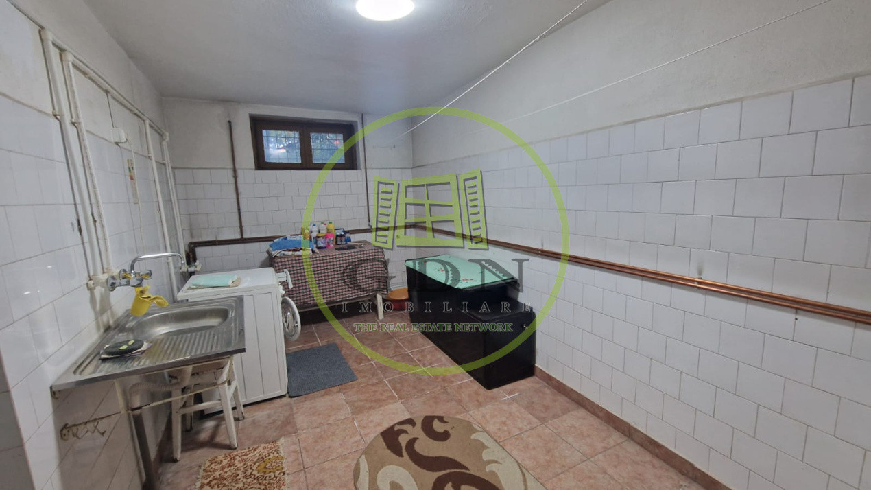 Casa cu 5 camere, 200mp, Centru