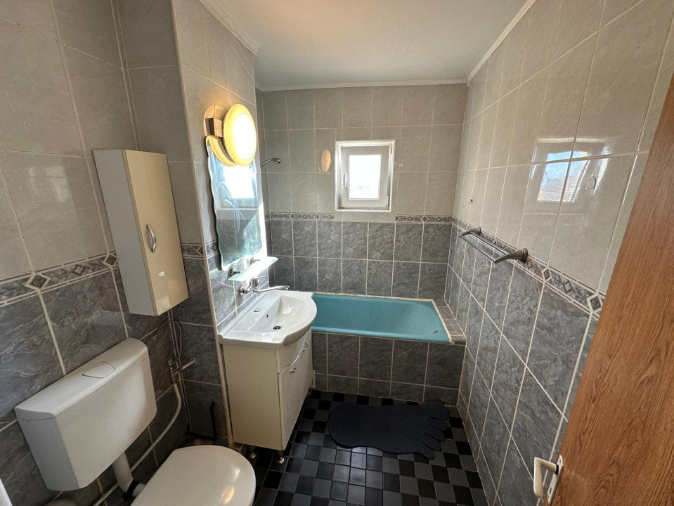 Apartament 3 camere, 80 mp, cartier Rovine, zona Sucpi