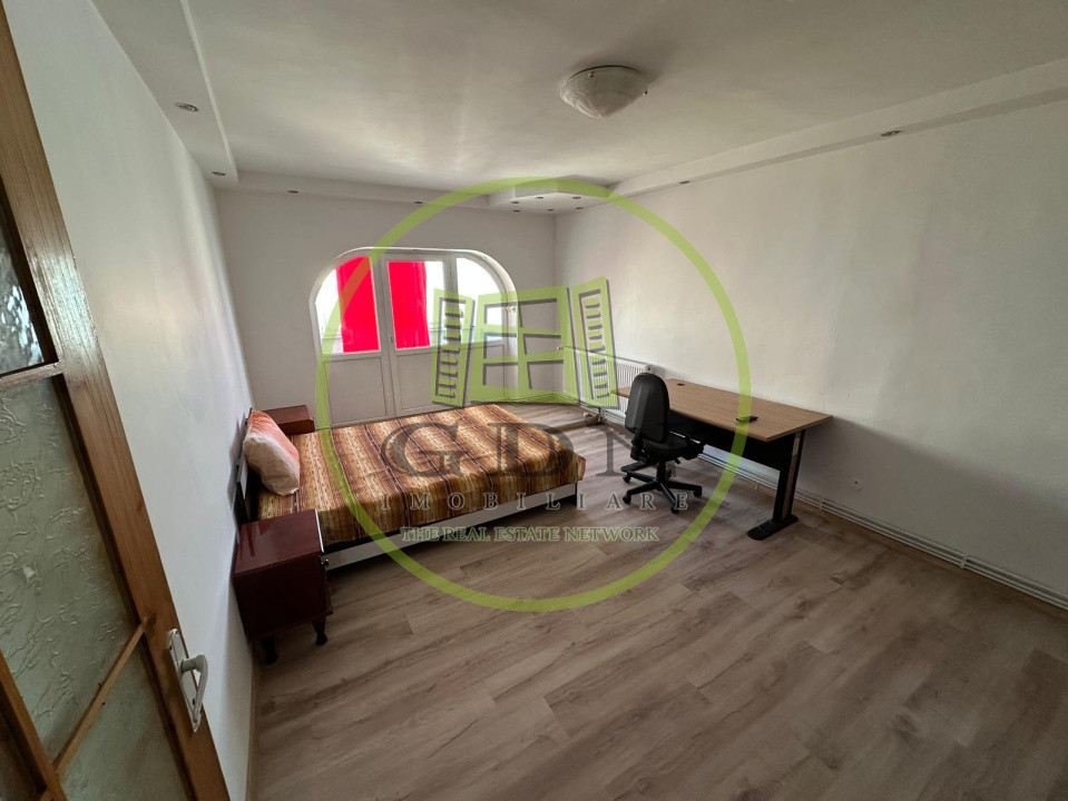 Apartament 3 camere, 80 mp, cartier Rovine, zona Sucpi