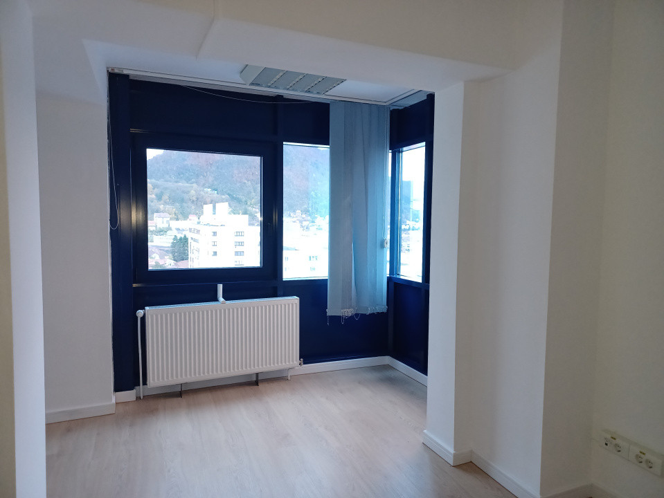 Spatiu birou central, versatil