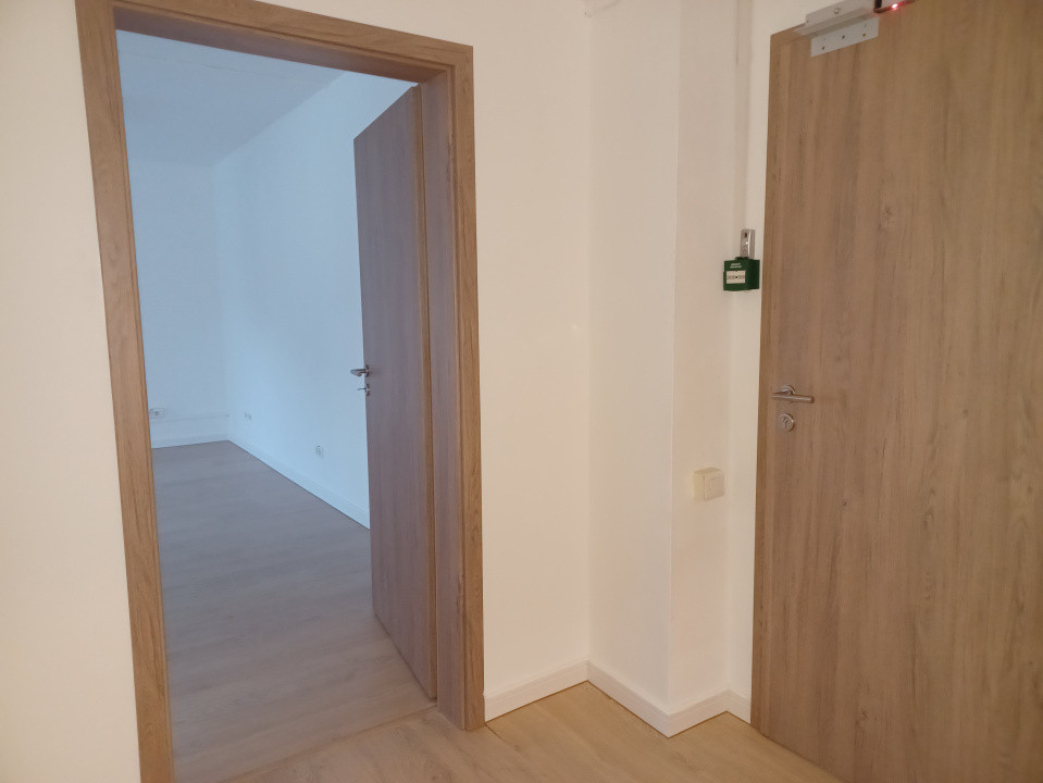 Spatiu birou central, versatil 