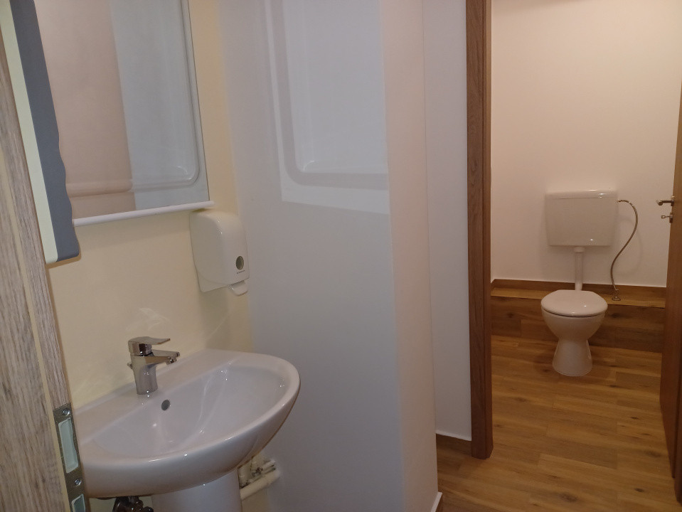 Spatiu birou central, versatil 