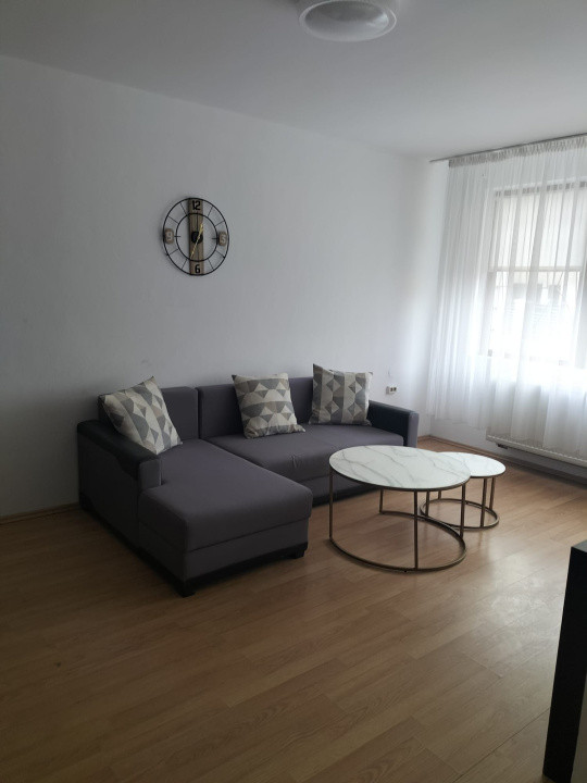 Apartament în centrul Sibiului-3 camere decomandate- parter