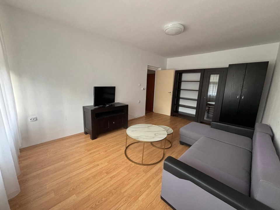 Apartament în centrul Sibiului-3 camere decomandate- parter