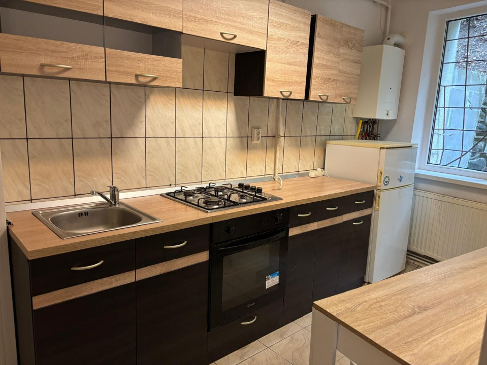Apartament în centrul Sibiului-3 camere decomandate- parter
