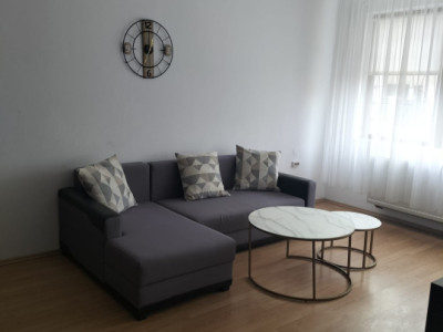 Apartament în centrul Sibiului-3 camere decomandate- parter 