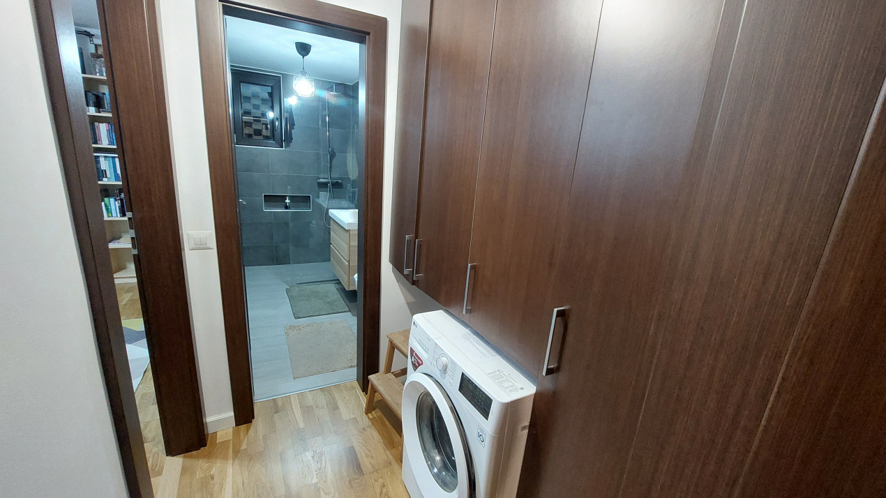 Apartament 3 camere semidecomandat, parter, Rovine ,zona Pizza Ibiza