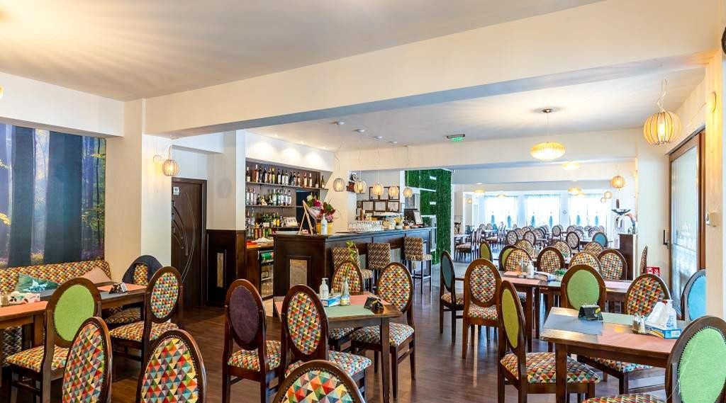 Proprietate mixta Spatiu comercial +rezidential Predeal, Brasov