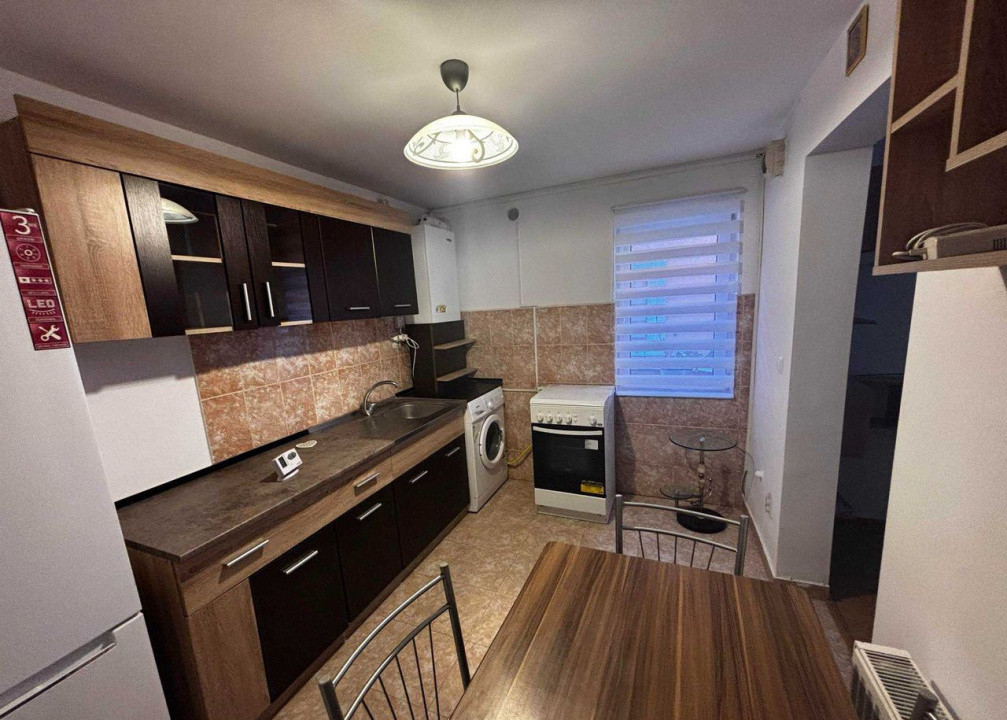 Apartament 2 camere la casă – Centrul Civic, zonă liniștită