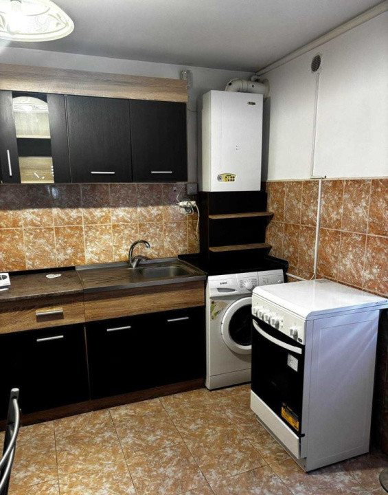 Apartament 2 camere la casă – Centrul Civic, zonă liniștită