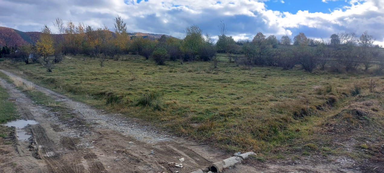 Teren intravilan 1100mp deschidere la drum, de vanzare in Cisnadioara