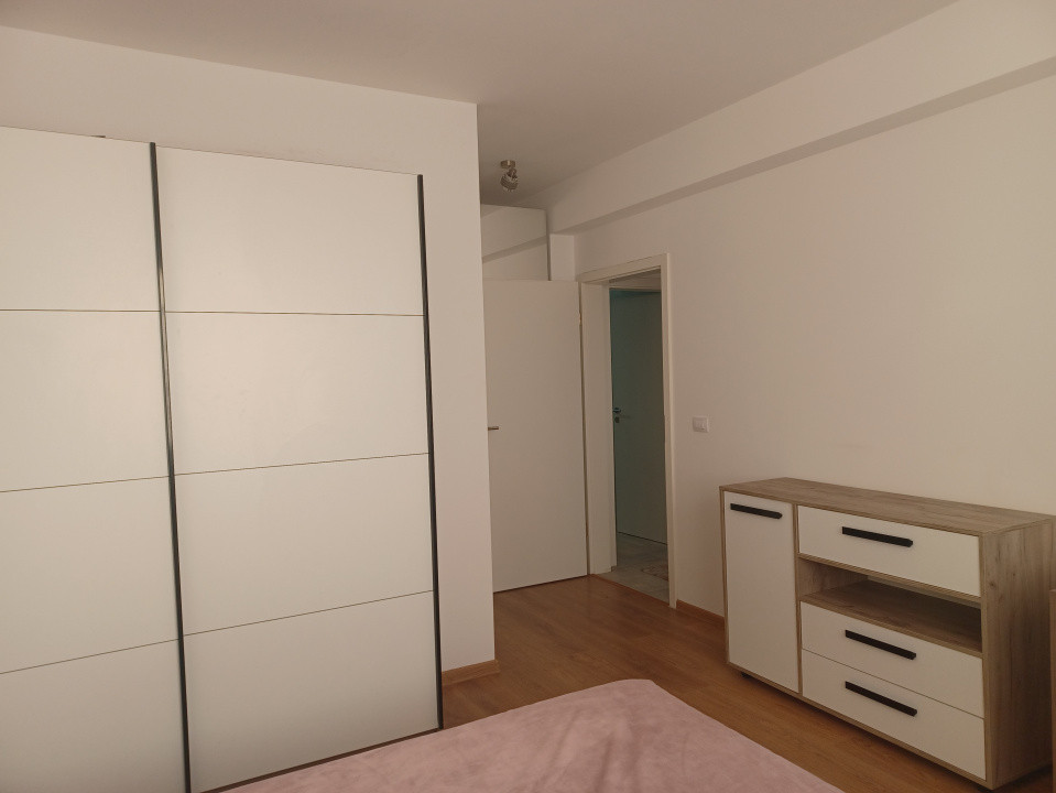 Apartament 3 camere de inchiriat