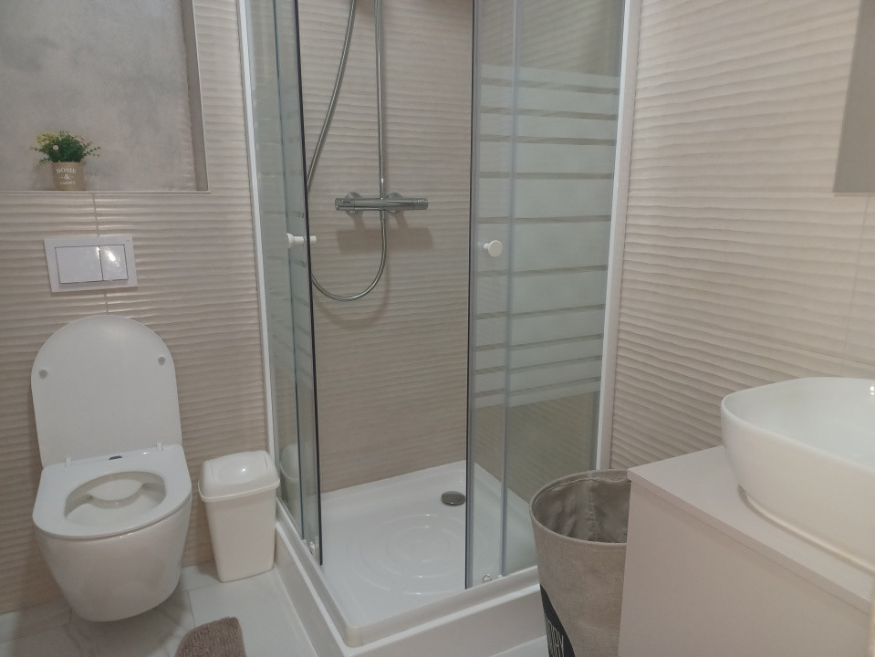 Apartament 3 camere de inchiriat