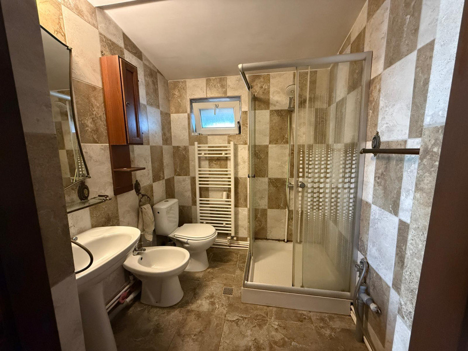 Casa P+1, 196 MP teren, 71,35 MP utili, Craiova, Lascar Catargiu