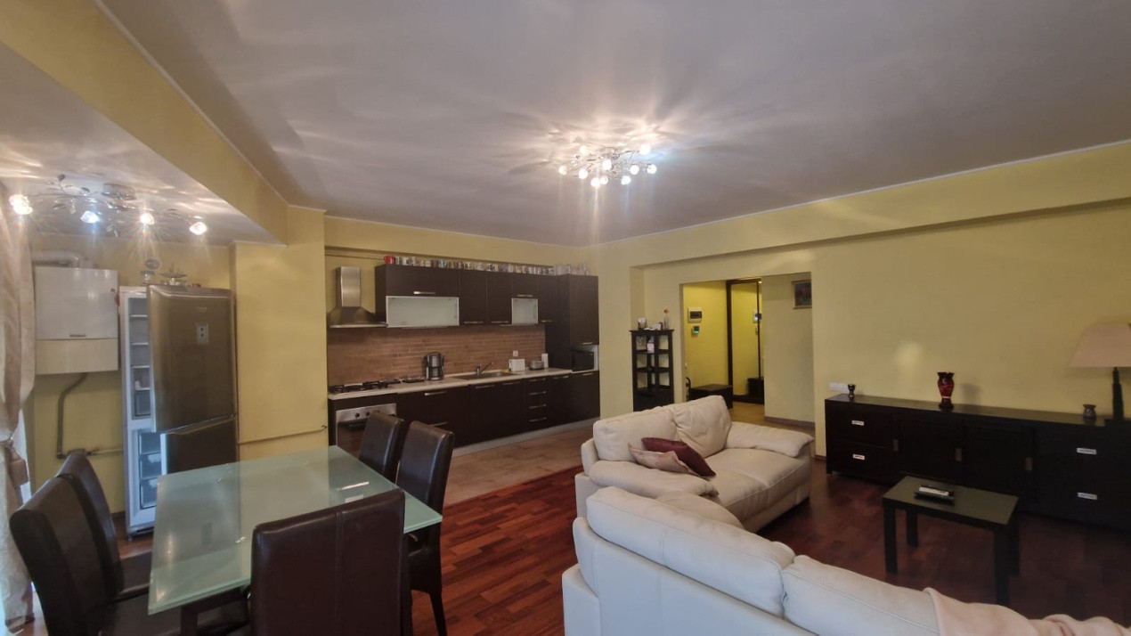 Apartament 4 camere, open space, 150mp, Central