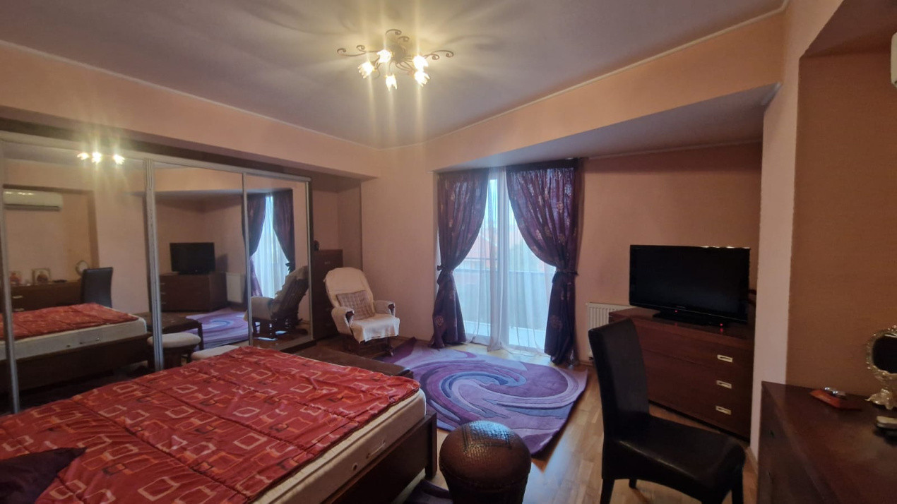 Apartament 4 camere, open space, 150mp, Central