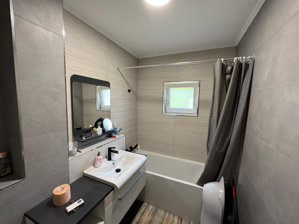 Închiriere apartament de lux cu 3 camere, 70 mp., Florești