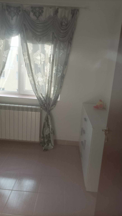 De vanzare apartament 3 camere, Fagaras 