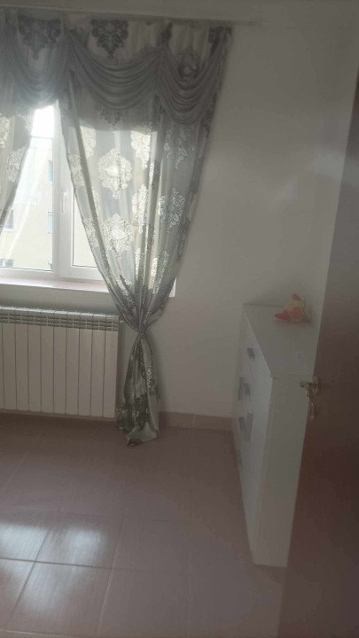 De vanzare apartament 3 camere, Fagaras 