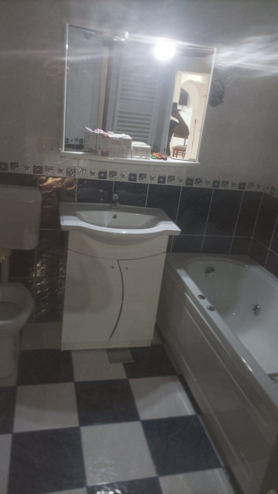 De vanzare apartament 3 camere, Fagaras 