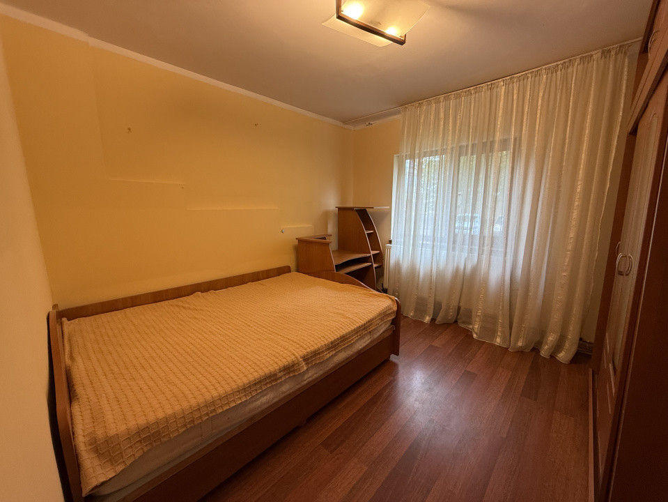 Apartament 4 camere decomandat, 82 mp , Valea Rosie, Zona Luceafarul