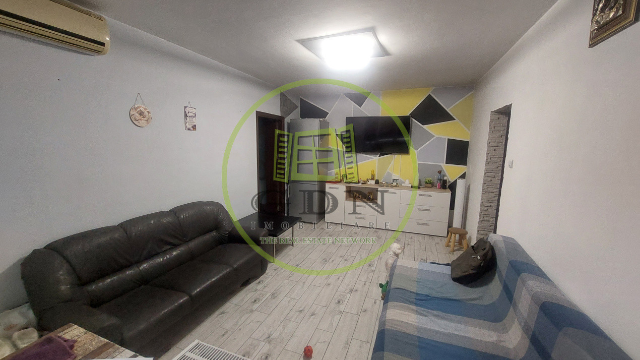 Apartament trei camere semidecomandat, Rovine zona Dezrobirii