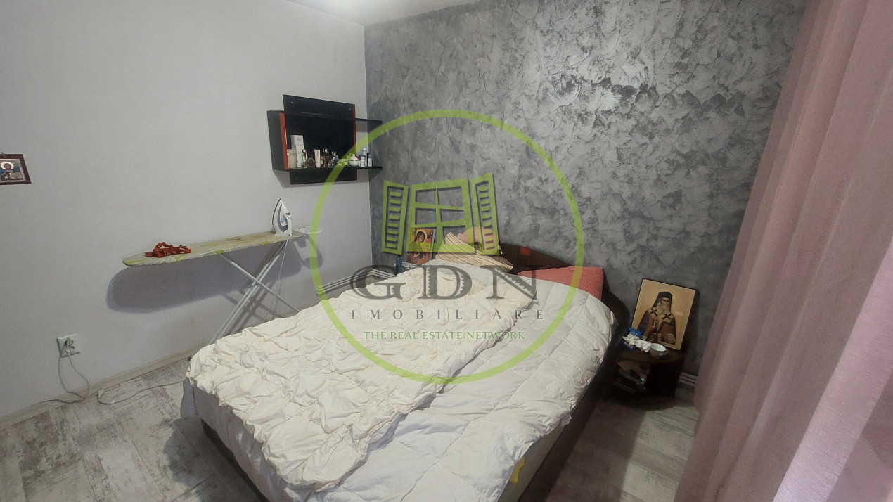 Apartament trei camere semidecomandat, Rovine zona Dezrobirii