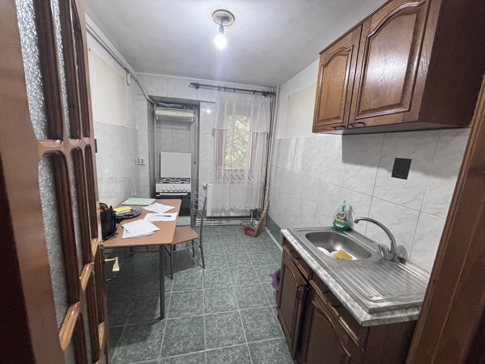 Apartament 3 camere, de vânzare