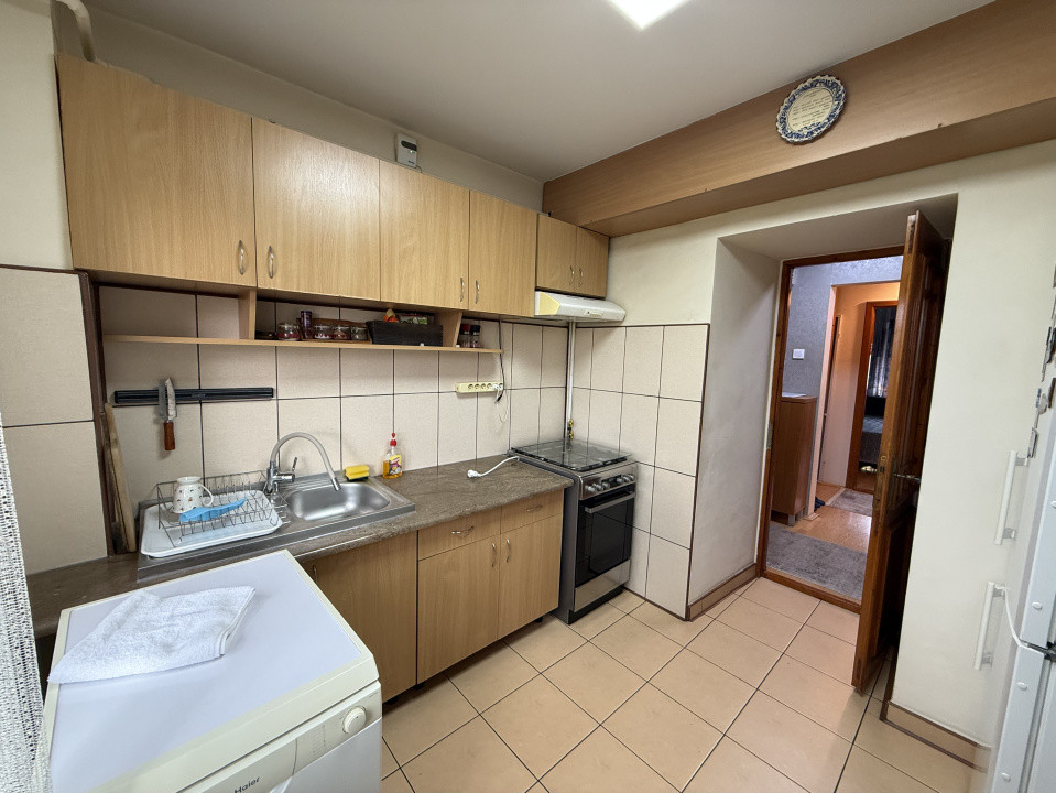 Apartament 3 camere, decomandat, 68 mp, Centru , Zona A. I. Cuza