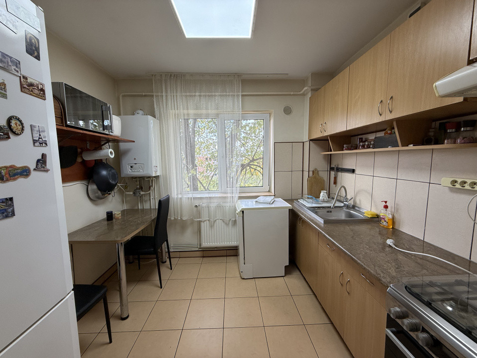 Apartament 3 camere, decomandat, 68 mp, Centru , Zona A. I. Cuza