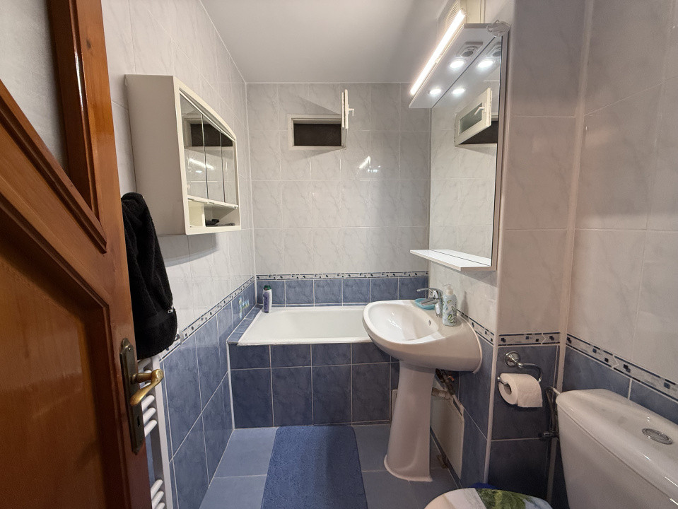 Apartament 3 camere, decomandat, 68 mp, Centru , Zona A. I. Cuza